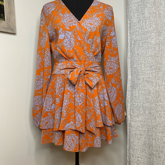 Deep V Neck Floral Print Romper, Ruffle Hem Short with Belt, M - Picture 6 of 12